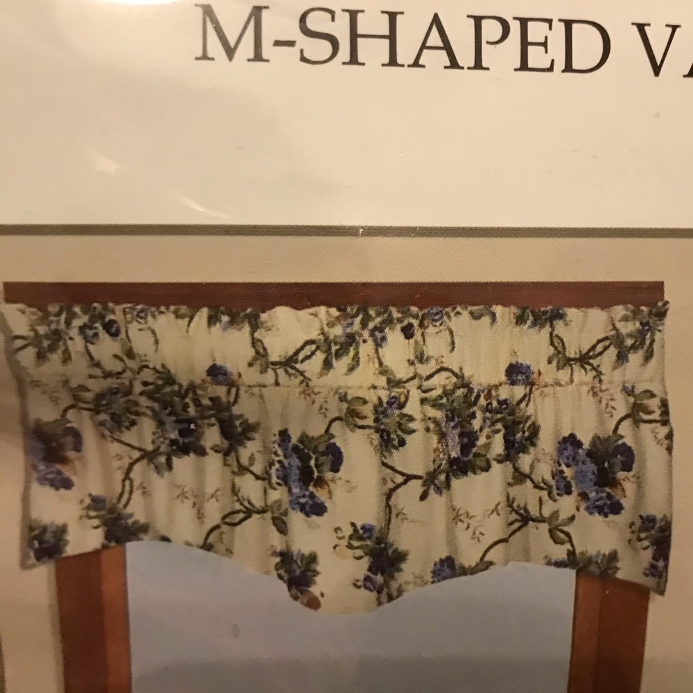 Ricardo “ M” shaped Window Valance -1 left !